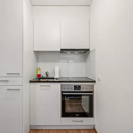 Exclusive Near Center - Color 4 * Zurich