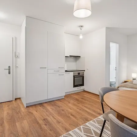 Exclusive Near Center - Color 4 Apartment