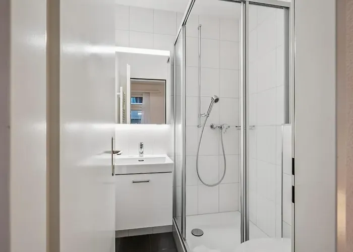 Exclusive Near Center - Color 4 Zurigo