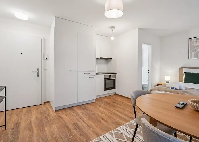 Exclusive Near Center - Color 4 Apartment