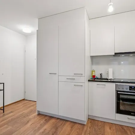 Exclusive Near Center - Color 4